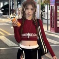 字母印花露腰上衣